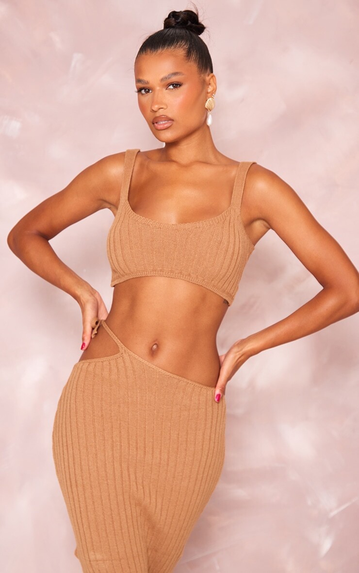 

PrettyLittleThing Светло-коричневый вязаный бюстгальтер без косточек с широкими рубчиками