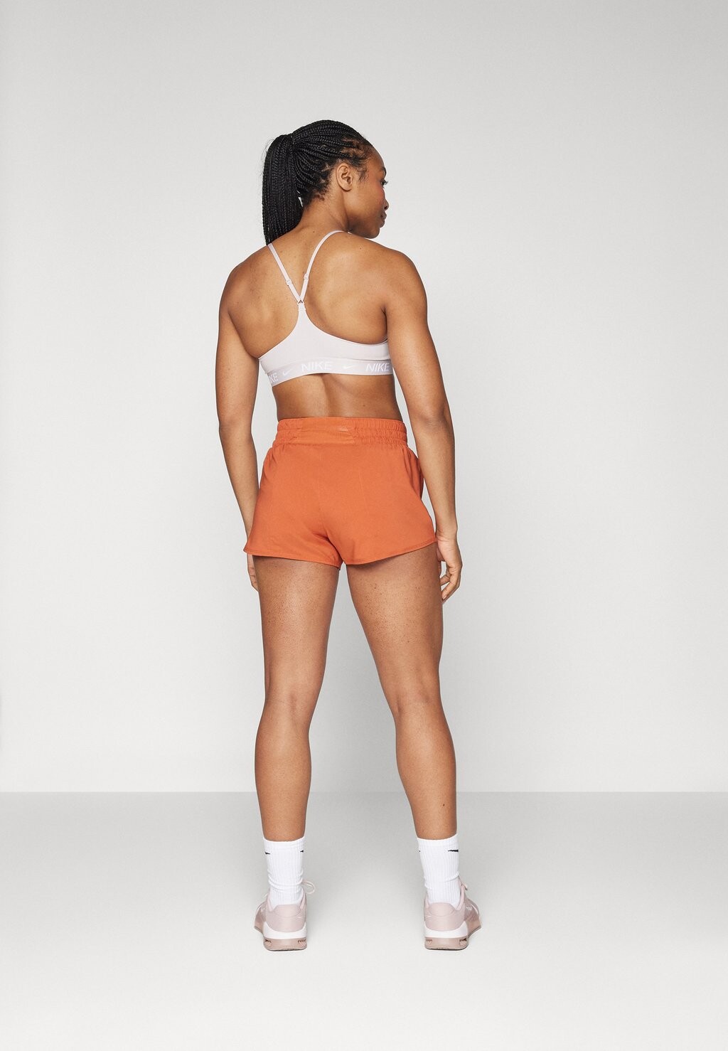 

Спортивные шорты One Short Nike, выжженный восход/светоотражающее серебро