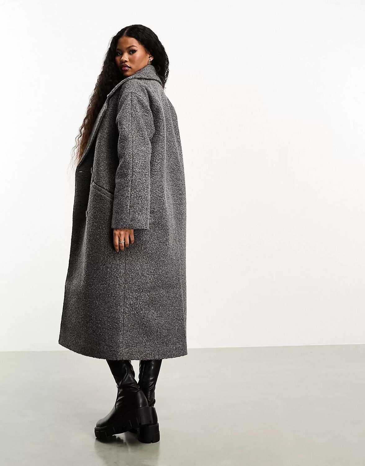 

Оверсайз-пальто темно-серого букле ASOS DESIGN Petite, Серый