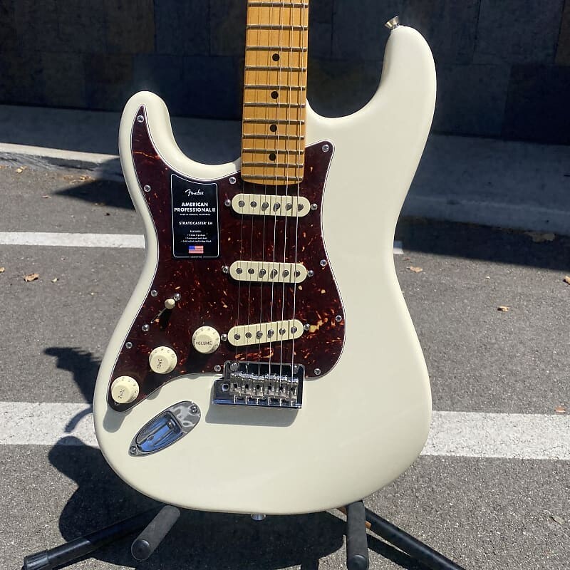 

Электрогитара AM PRO II STRAT LH MN OWT