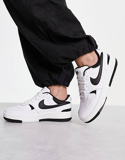 Бело-черные кроссовки Nike Gamma Force