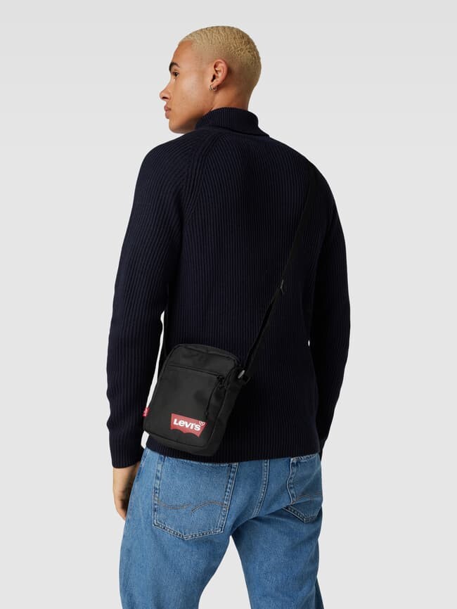 

Сумка через плечо с принтом этикетки Levi's, черный