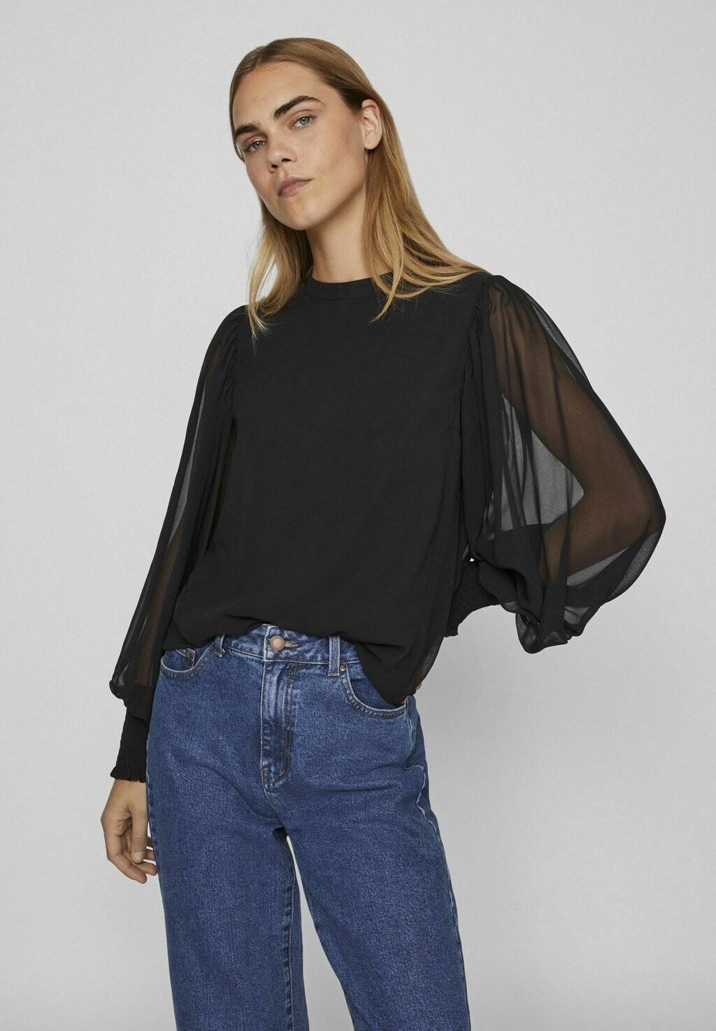 

Блузка VILA MIT LANGEN ÄRMELN HIGH NECK, черный