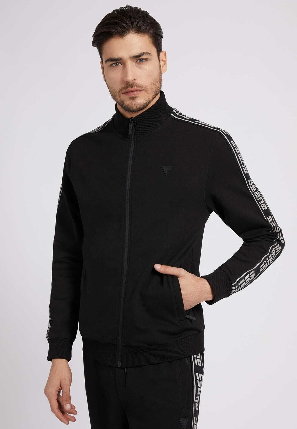 

Толстовка Guess REISSVERSCHLUSS, цвет schwarz