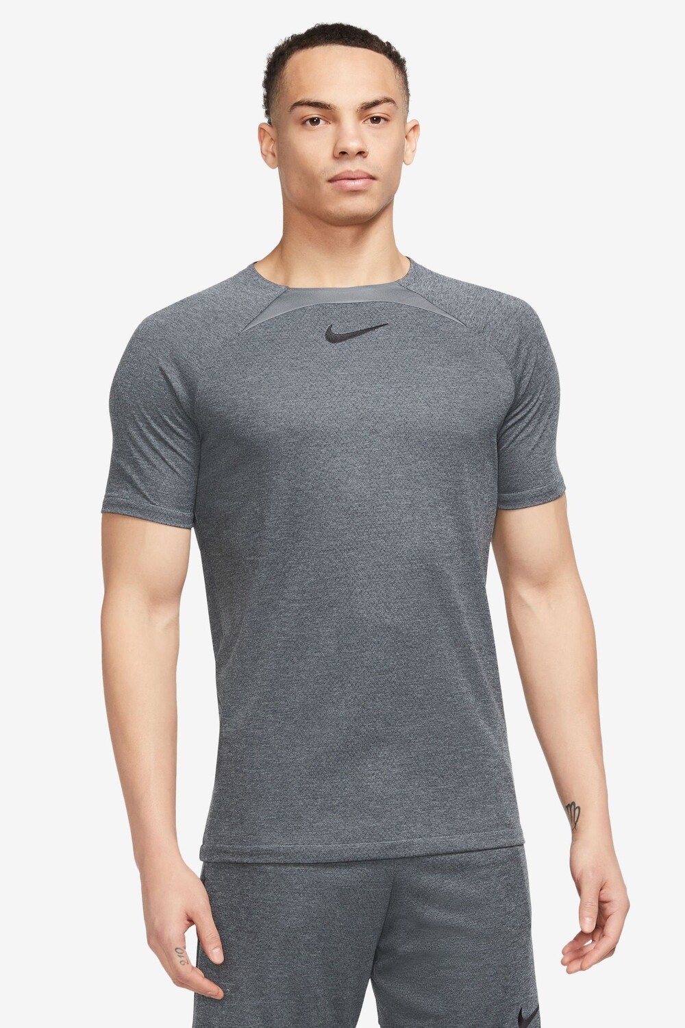 

Тренировочная футболка Dri-FIT Academy Nike, черный