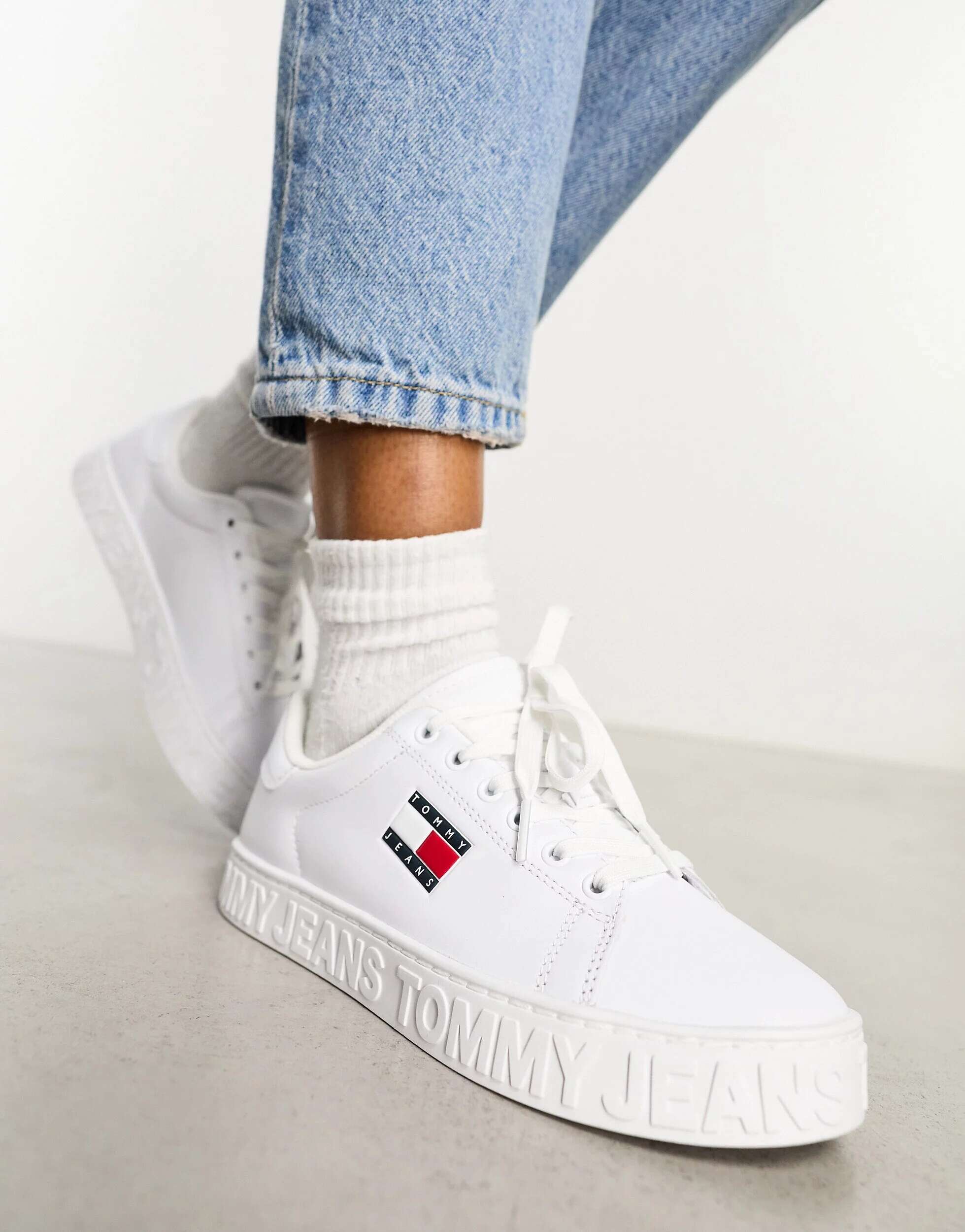 Белые кроссовки Tommy Jeans Cool Essential