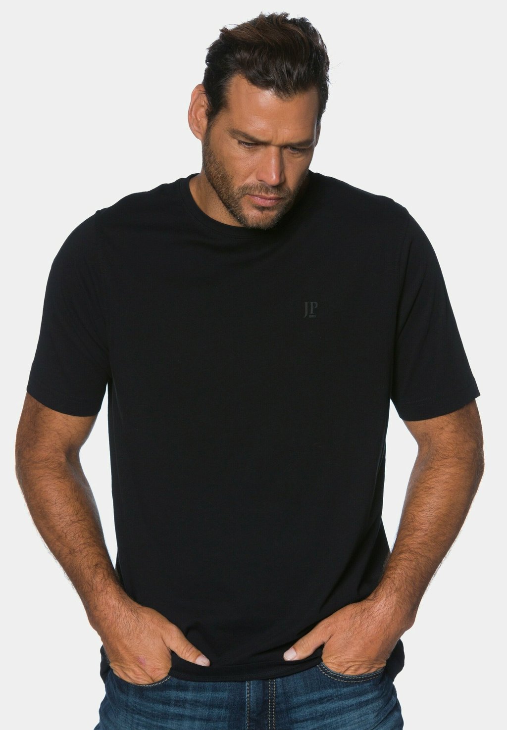 Базовая футболка JP1880, черная