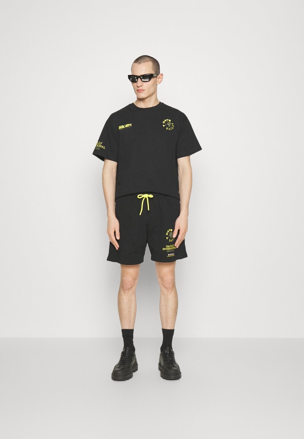 

Футболка с принтом ФУТБОЛКА GRAPHIC TEE UNISEX 7 DAYS Active, черная, Черный, Футболка с принтом ФУТБОЛКА GRAPHIC TEE UNISEX 7 DAYS Active, черная
