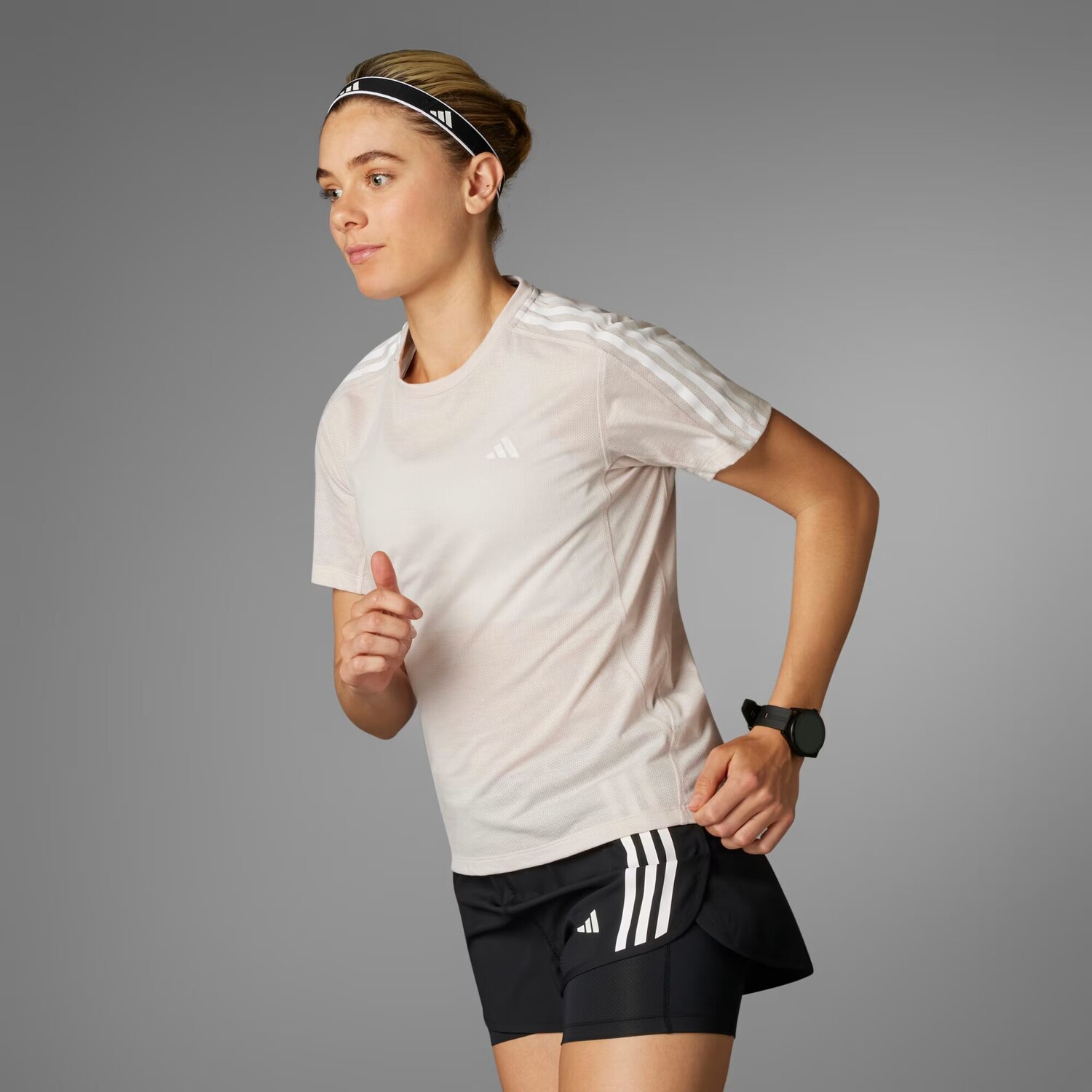 

Футболка Run с 3 полосками Adidas, цвет Putty Mauve Mel
