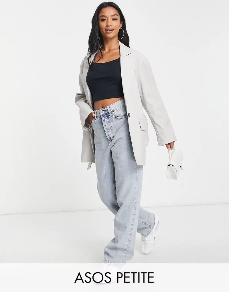 

Серая куртка из искусственной кожи с дедушкиным воротником ASOS DESIGN Petite