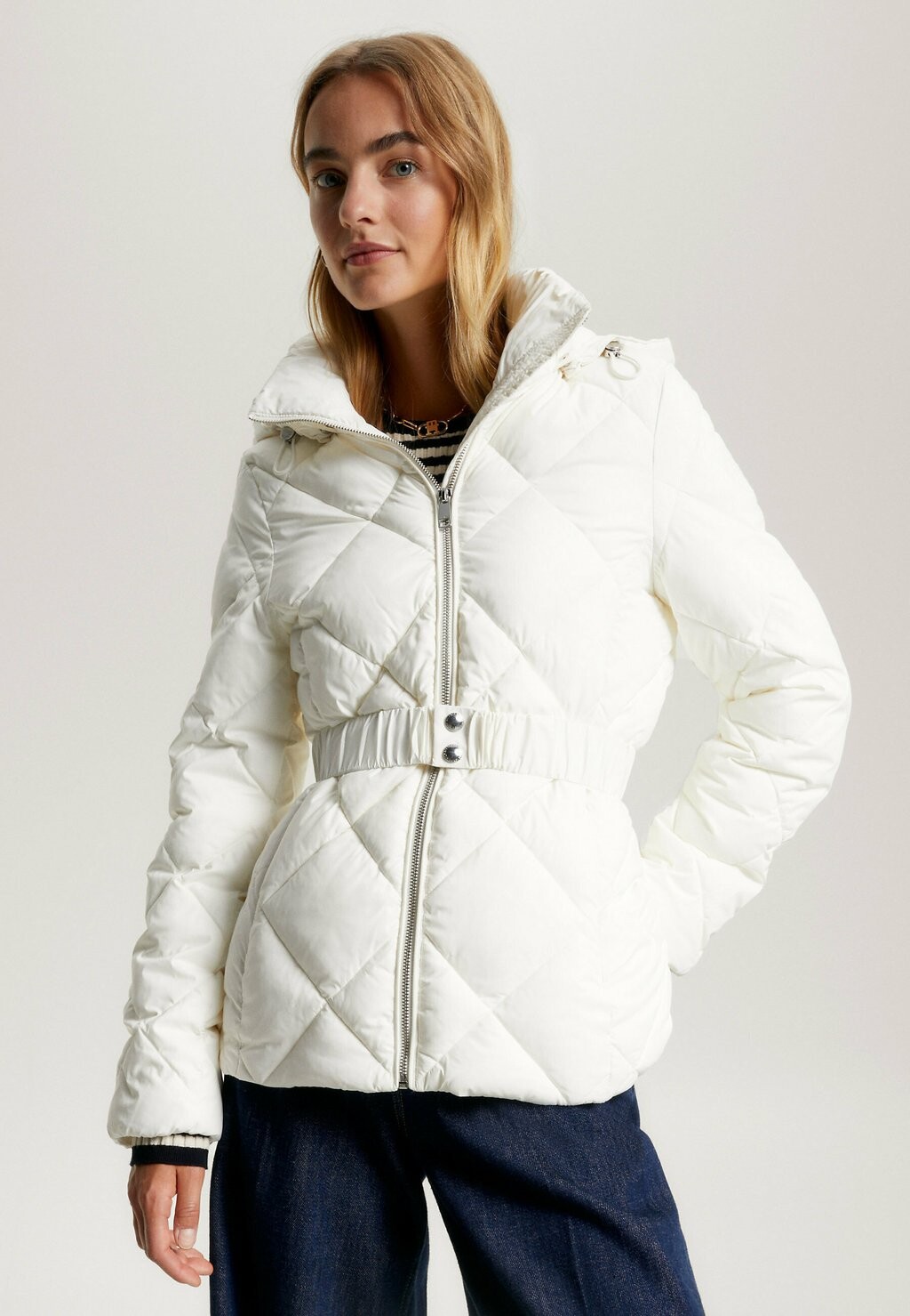 

Куртка зимняя Elevated Belted Quilted Tommy Hilfiger, цвет ancient white