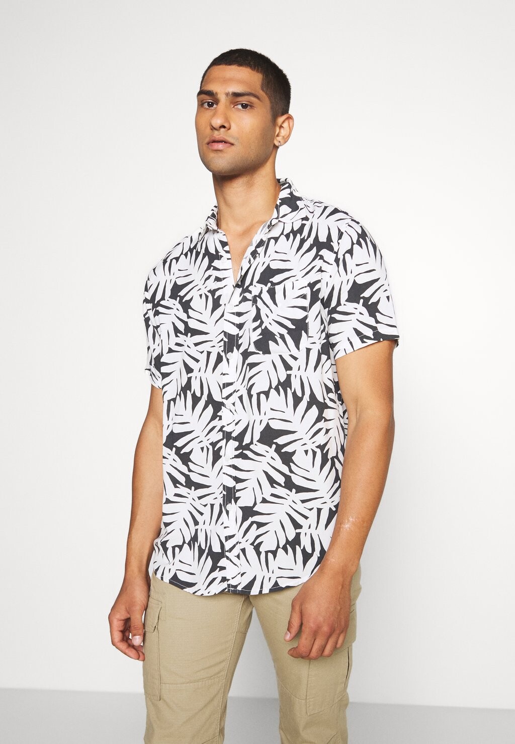 

Рубашка SLEEVE RESORT Cotton On, черный