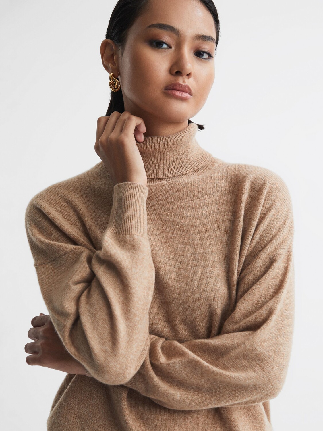 

Кашемировый джемпер Mabel с высоким воротником Reiss, кэмел