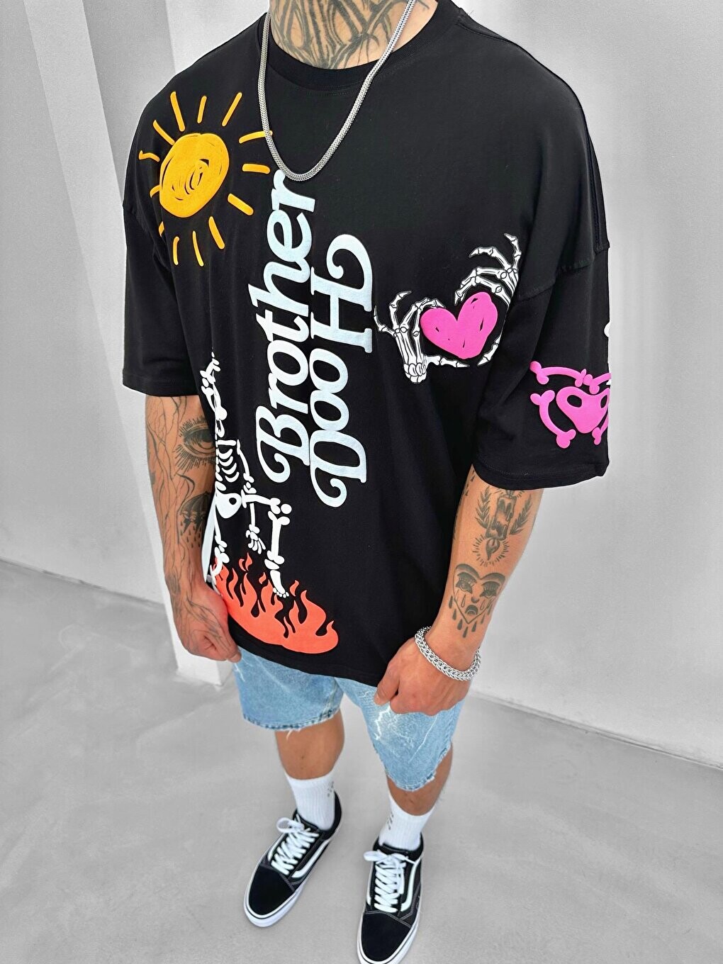 

Футболка Oversize с рельефным текстом, черная ablukaonline