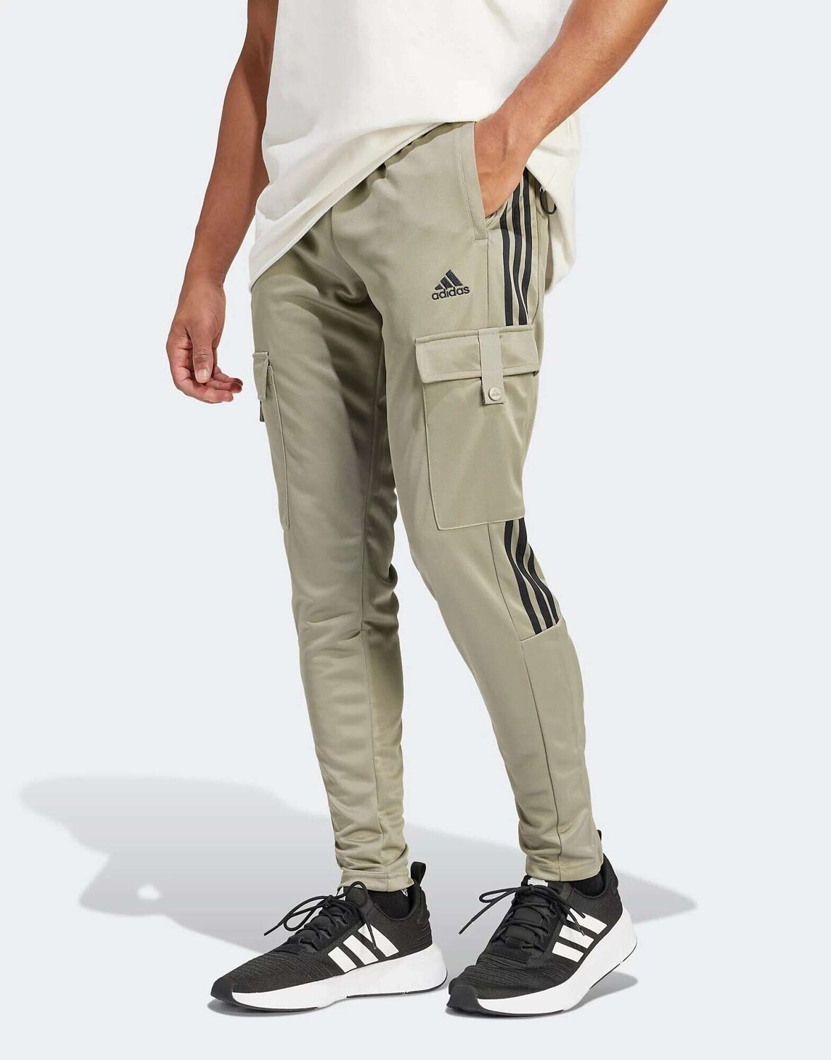 

Зеленые спортивные штаны adidas Tiro Cargo adidas performance