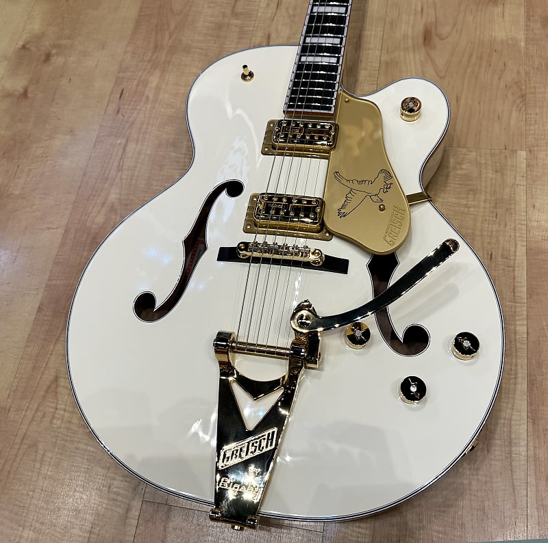 Электрогитара Gretsch G6136T-MGC Michael Guy Chislett Signature Falcon Hollow Body Guitar 2023 - Vintage White цена и фото
