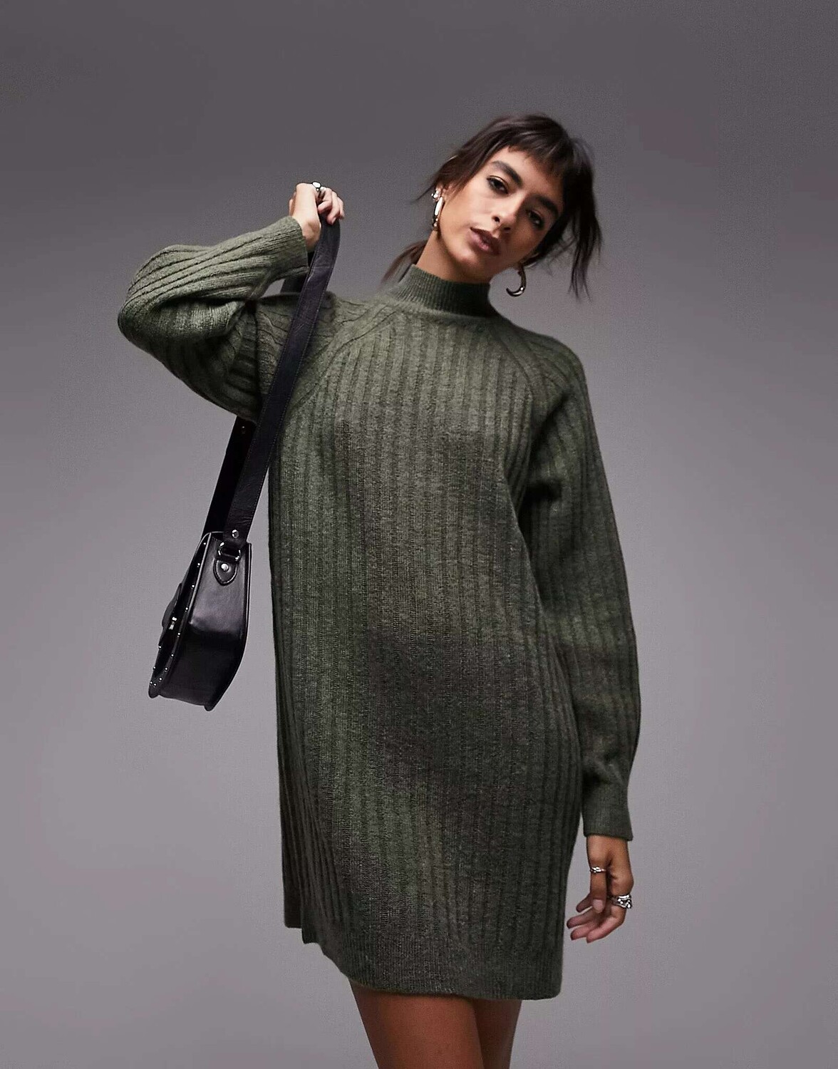 

Вязаное мини-платье в рубчик с высоким воротником и широким ребром Topshop цвета хаки