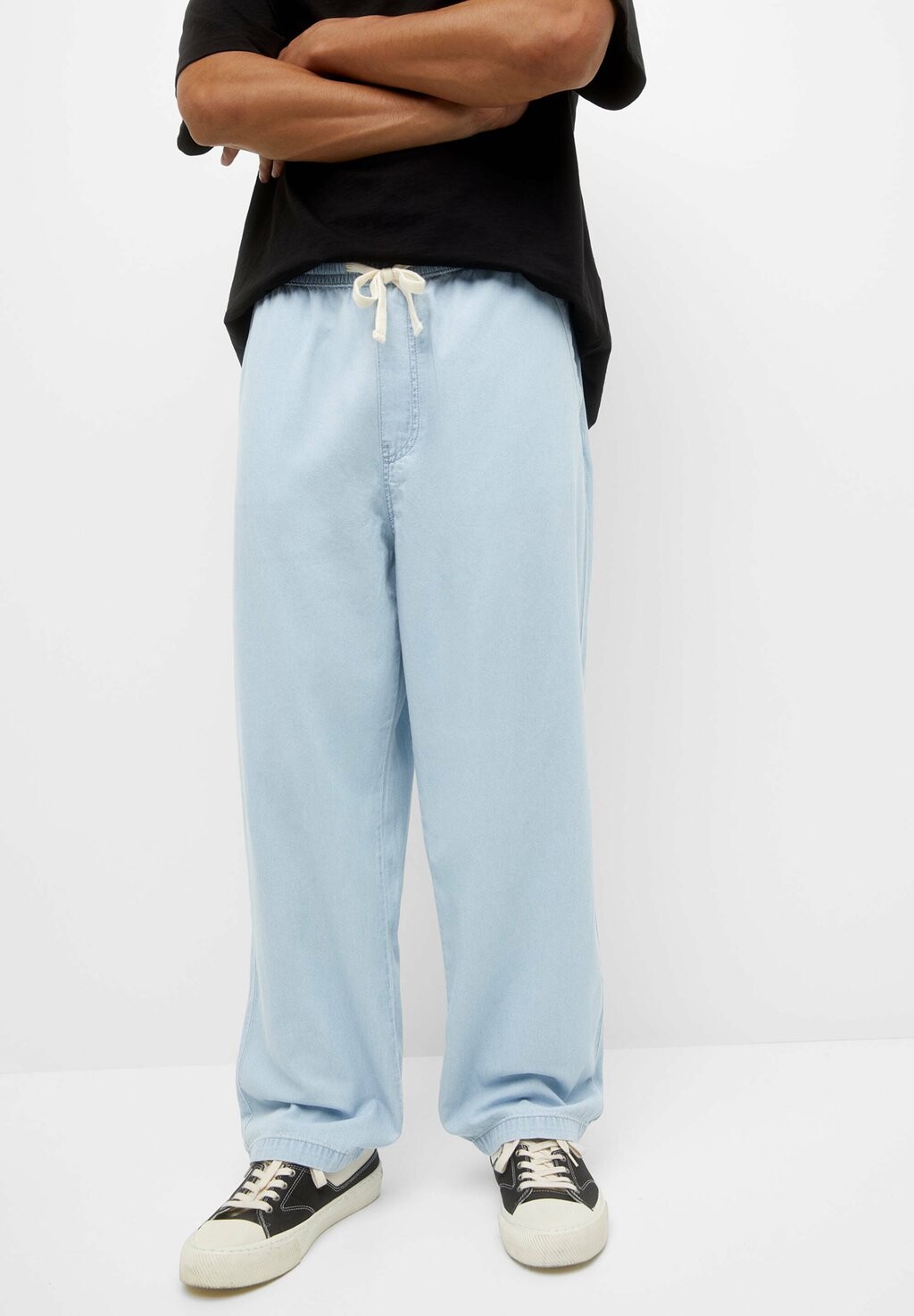 

Джинсы свободного кроя PULL&BEAR
