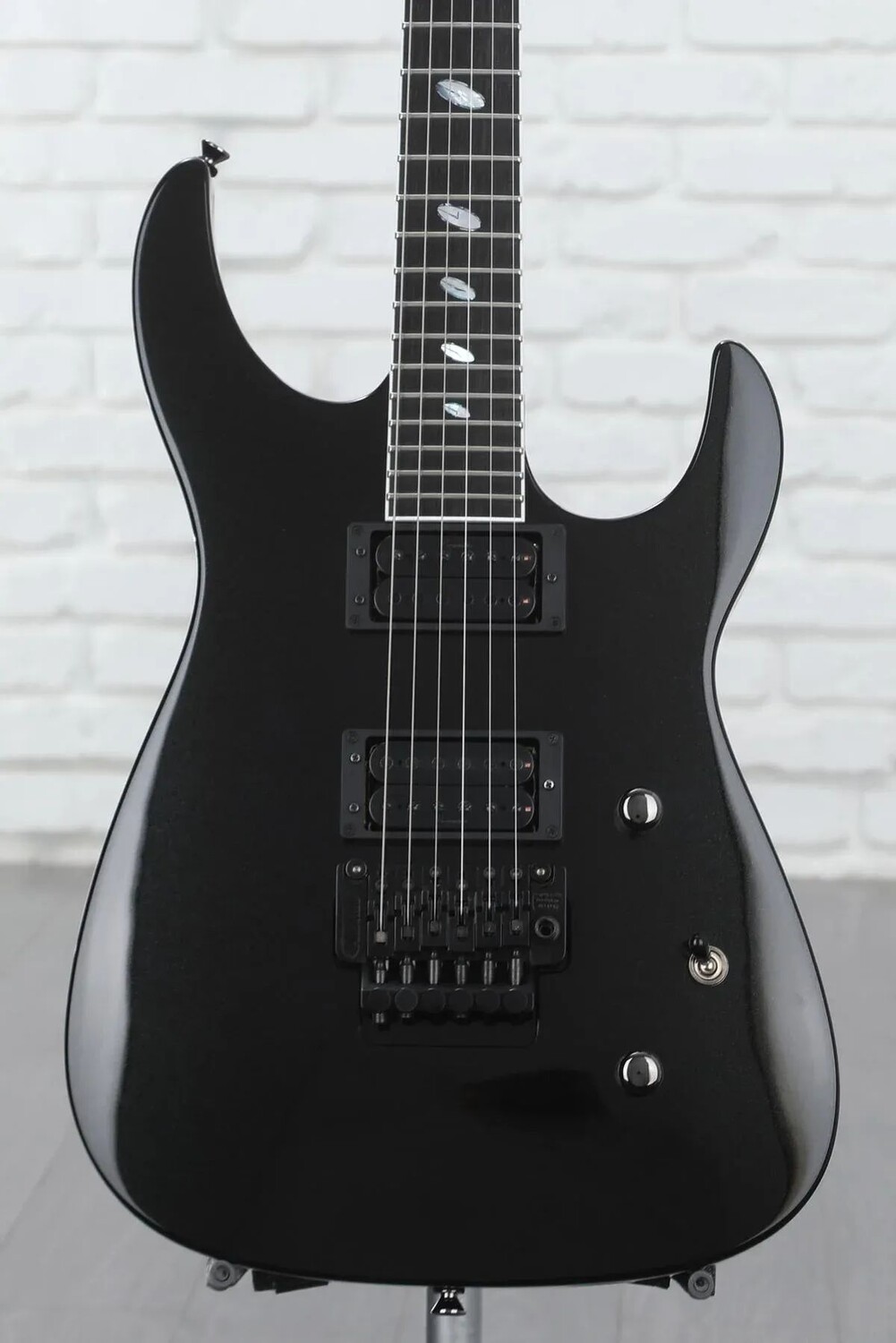 

Гитары Caparison Dellinger II Prominence EF - Trans Spectrum Black