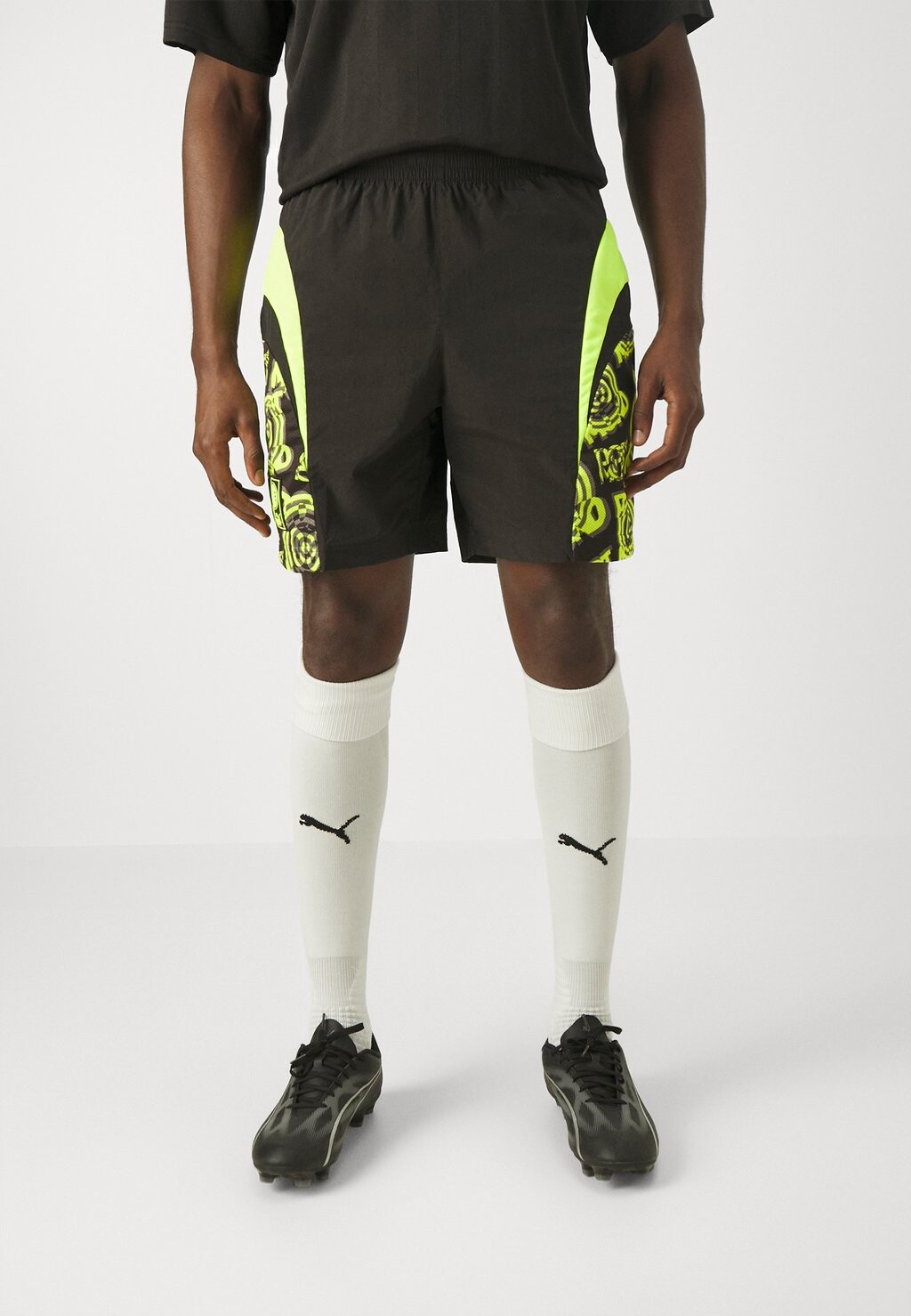 

Команда Bvb Borussia Dortmund Short Puma, цвет black/yellow alert