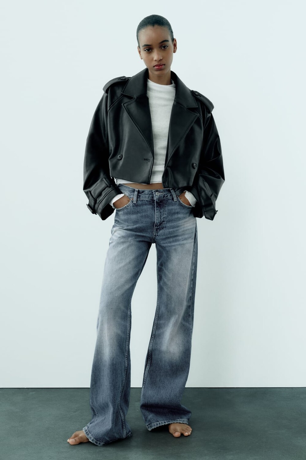 

Короткий тренч оверсайз с эффектом кожи ZARA, черный