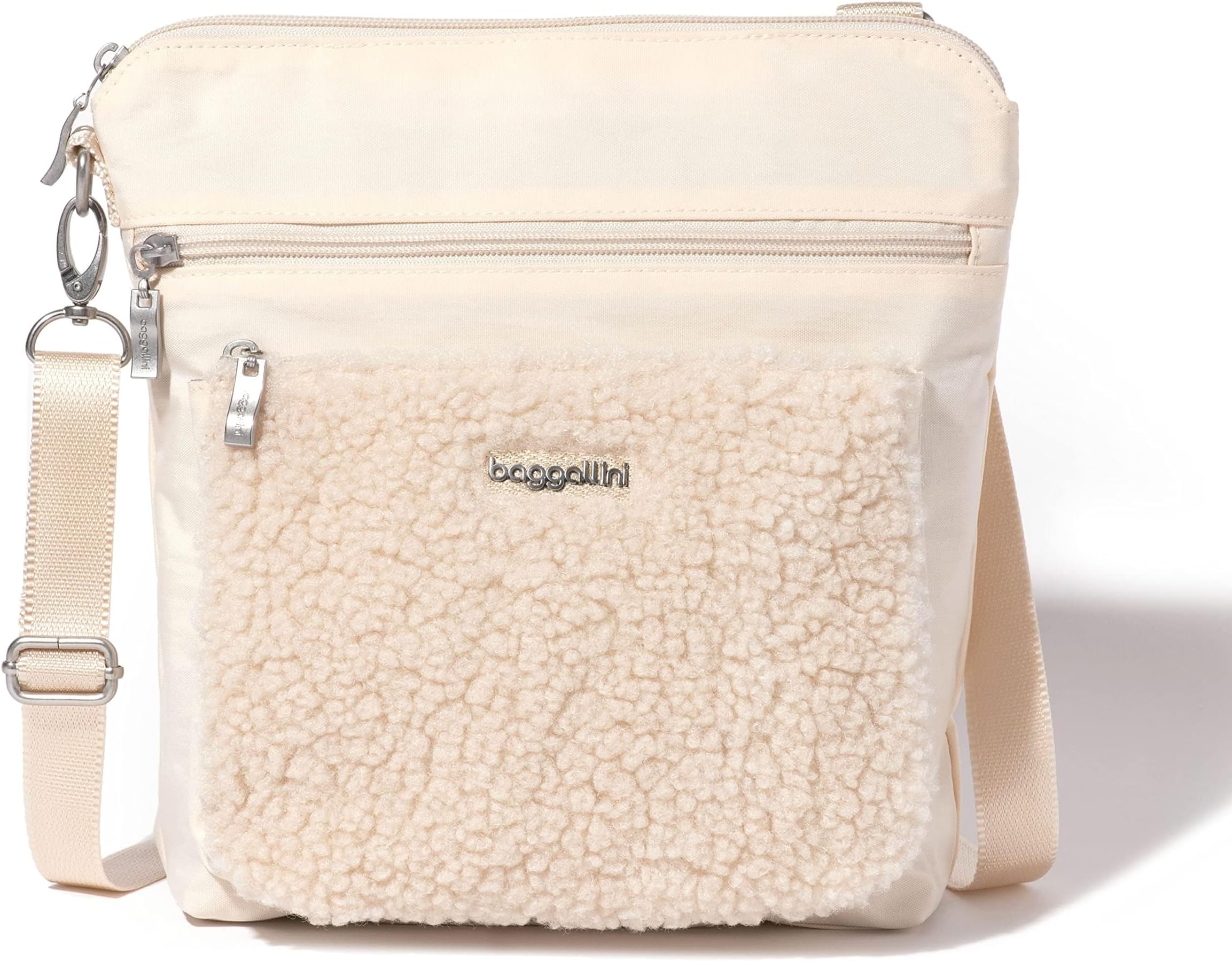 Современная сумка через плечо с большим карманом Baggallini, цвет Light Beige Faux Shearling тапочки oysho lightweight faux shearling серый