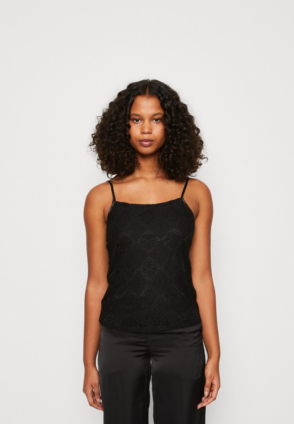 

Топ Vero Moda, черный