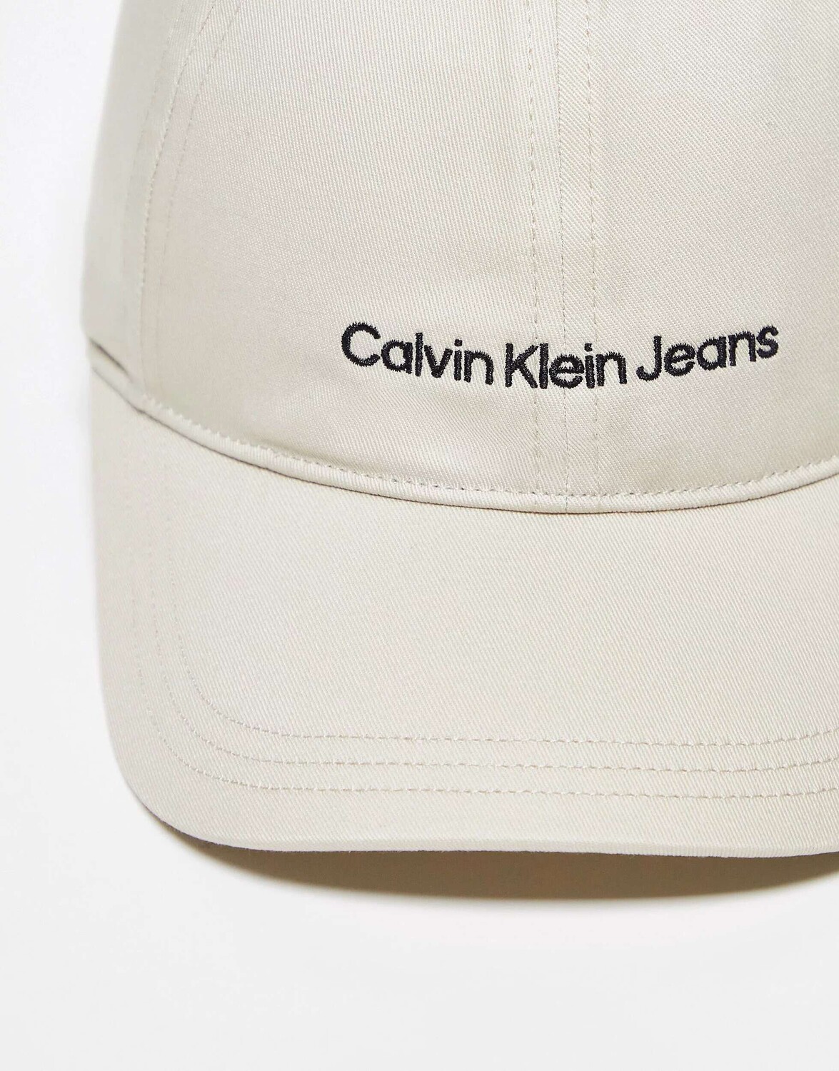 

Бежевая кепка с логотипом Calvin Klein Jeans