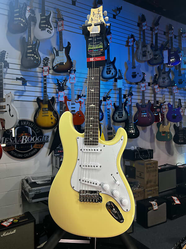 

Электрогитара PRS SE Silver Sky Electric Guitar - Moon White with Rosewood Fingerboard #069 GET PLEK’D!