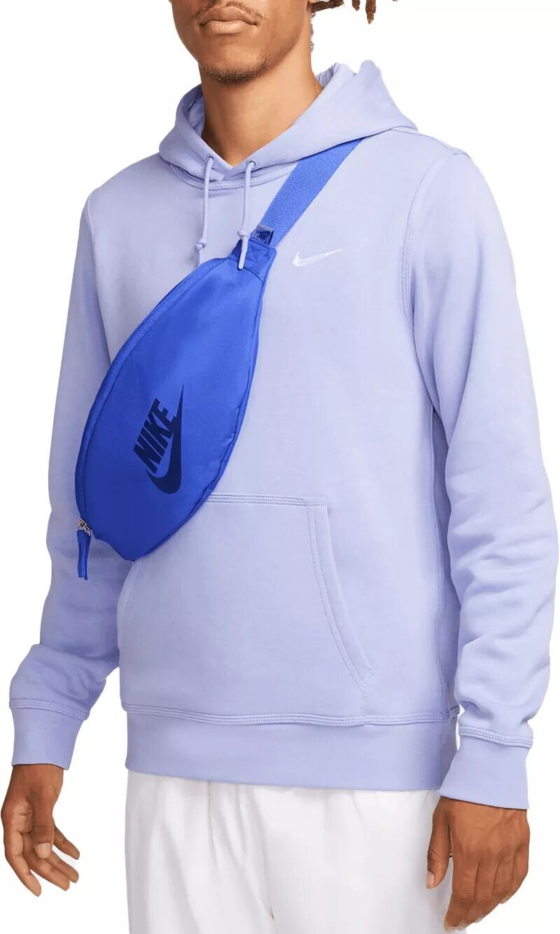 

Поясная сумка Nike Heritage (3 л)