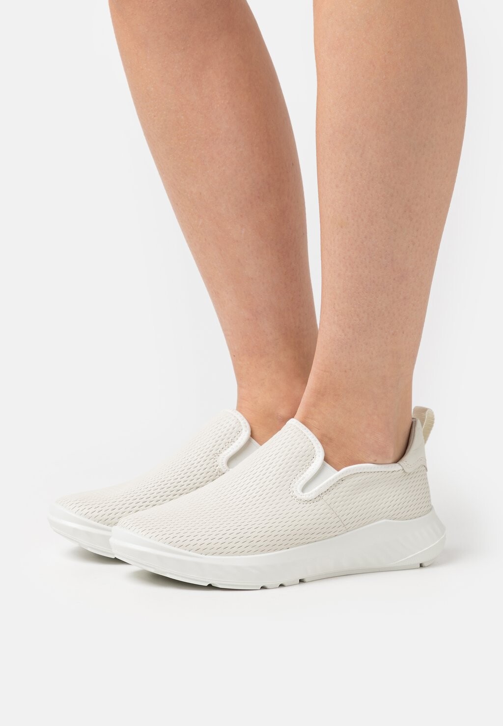 

Кроссовки ECCO