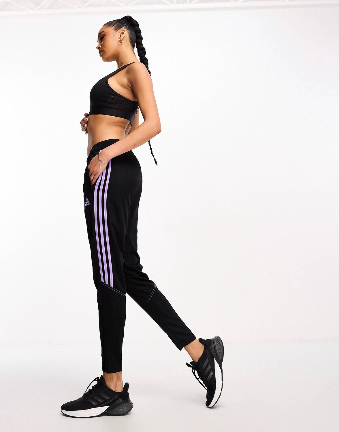

Черно-фиолетовые джоггеры adidas Football Tiro 23 adidas performance