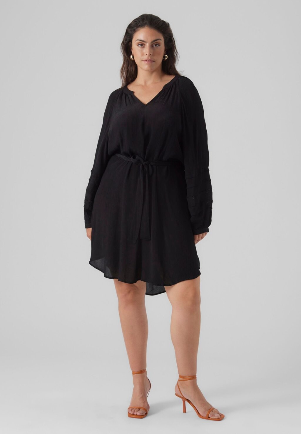 

Платье летнее Citta Ls Abk Wvn Btq Cur Vero Moda Curve, черный
