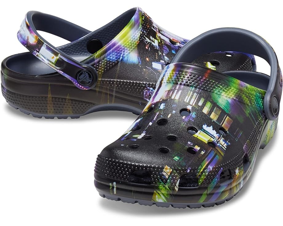 

Сабо Crocs Classic Clog - Seasonal Graphic, цвет Storm/Meta Scape