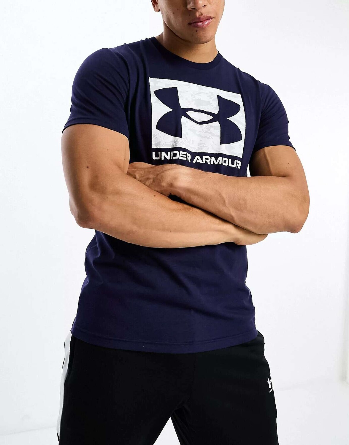 

Темно-синяя футболка с камуфляжным логотипом Under Armour ABC, Синий