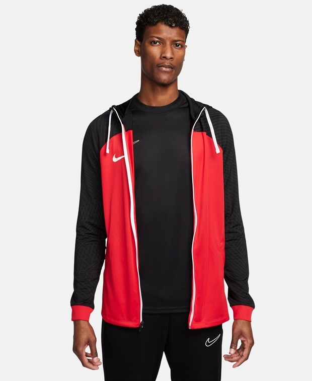 

Спортивная куртка Nike, красный