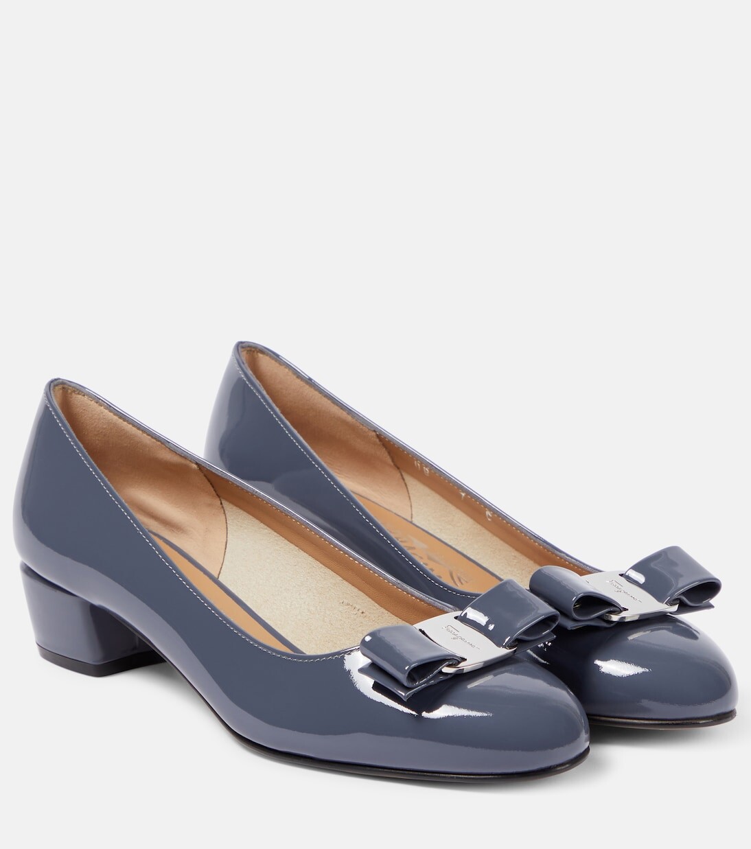 

Лакированные туфли vara с бантом Ferragamo, серый