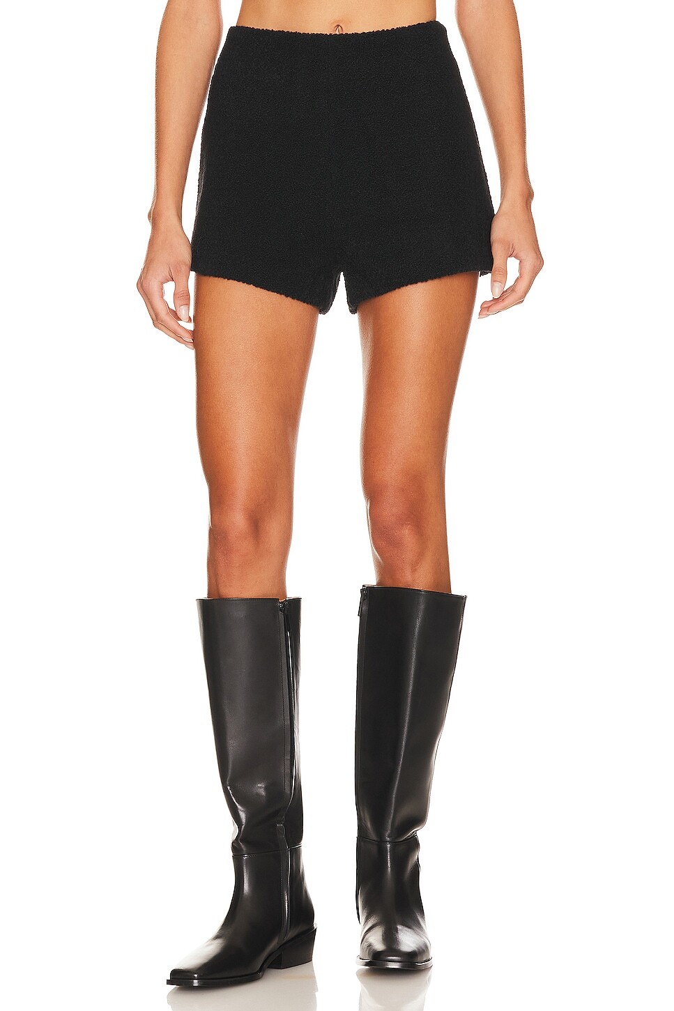 

Шорты ASTR the Label Rivka Shorts, черный