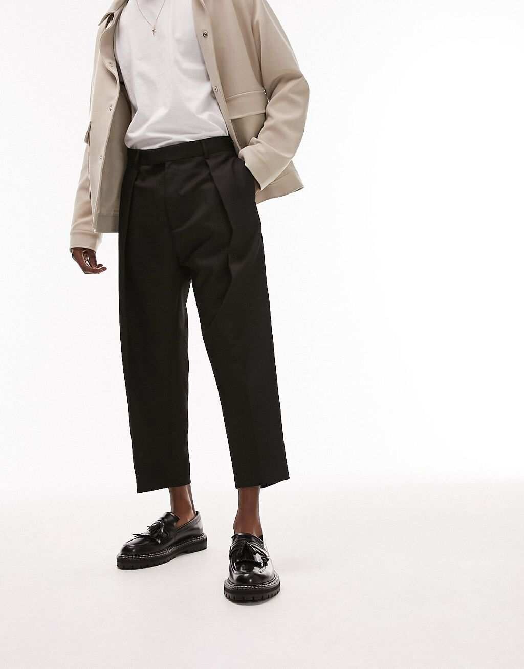 

Черные укороченные брюки из твила с экстремальными складками Topman
