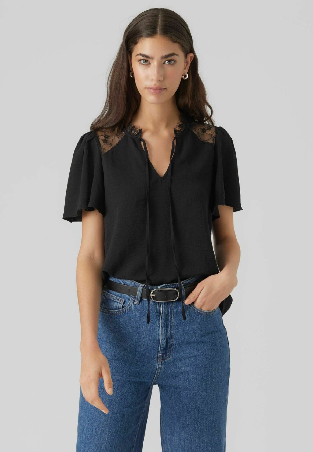 

Блузка Vero Moda с сетчатой вставкой, черный