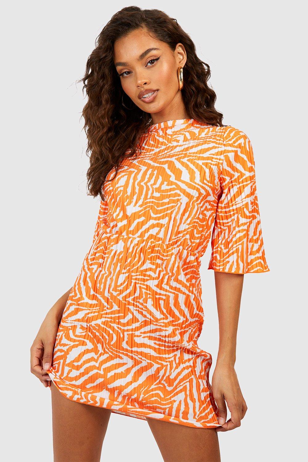 Платье-футболка с зебровой плиссой Boohoo, оранжевый