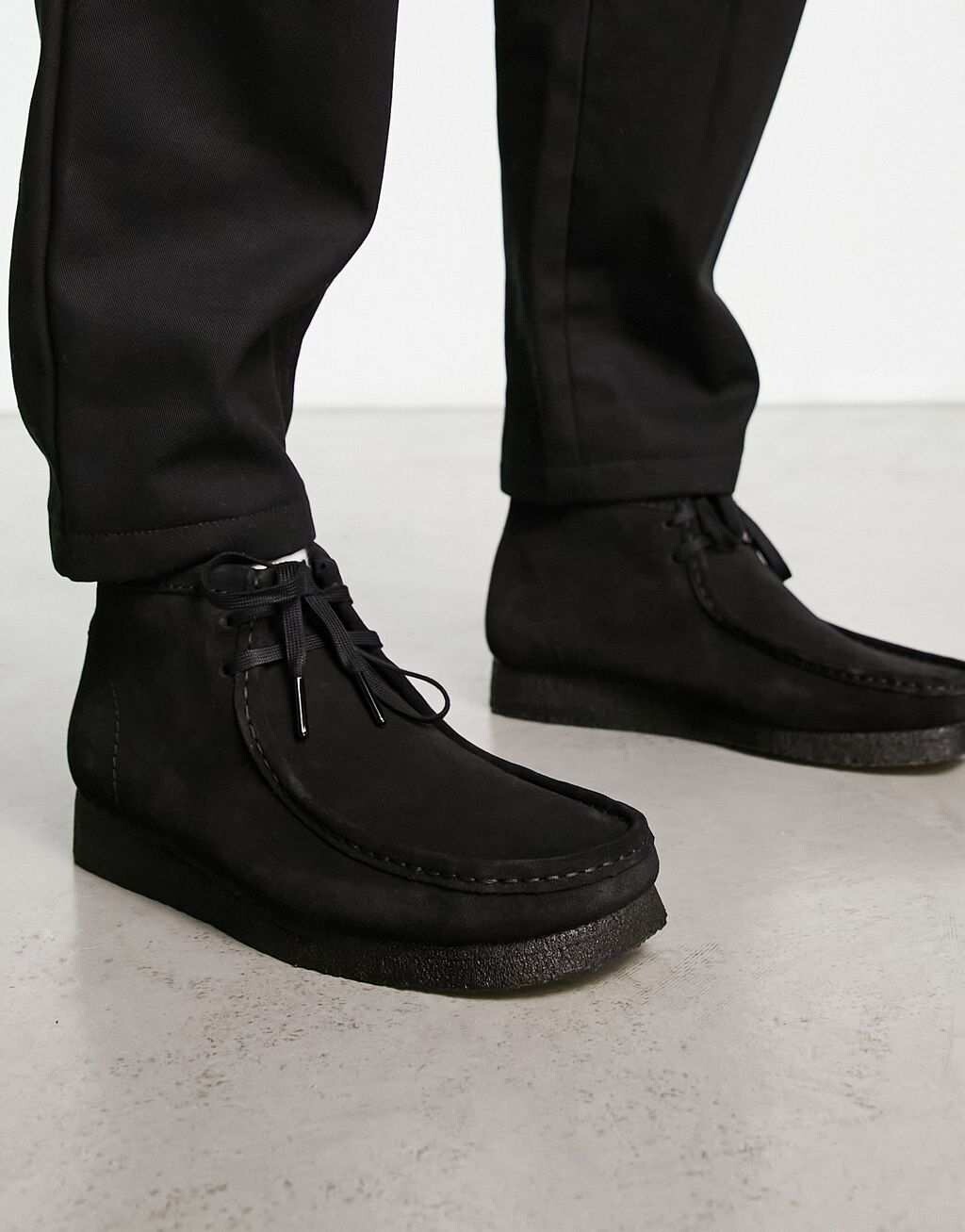 

Черные замшевые ботинки Clarks Originals Wallabee