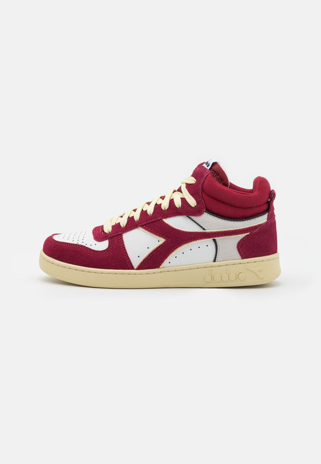 

Высокие кроссовки Diadora