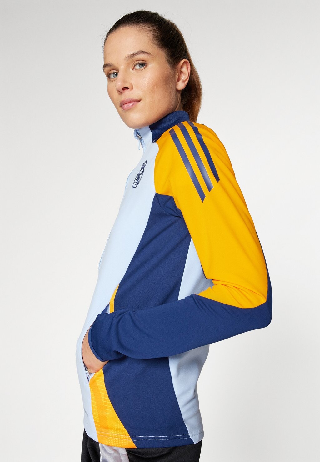 

Тренировочная куртка REAL MADRID adidas, темно-синий
