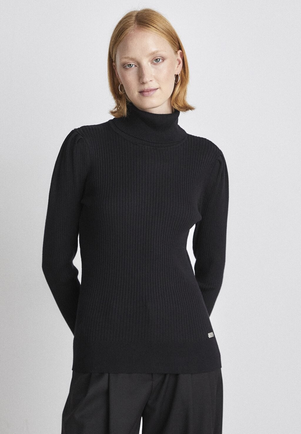 

Свитшот DKNY ПУФ-ВОДООДКА SOLID, черный