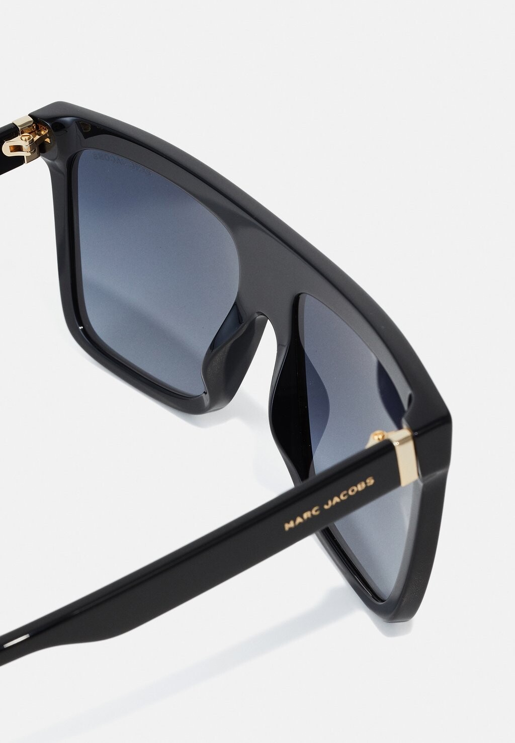 

Солнцезащитные очки MARC JACOBS, черный