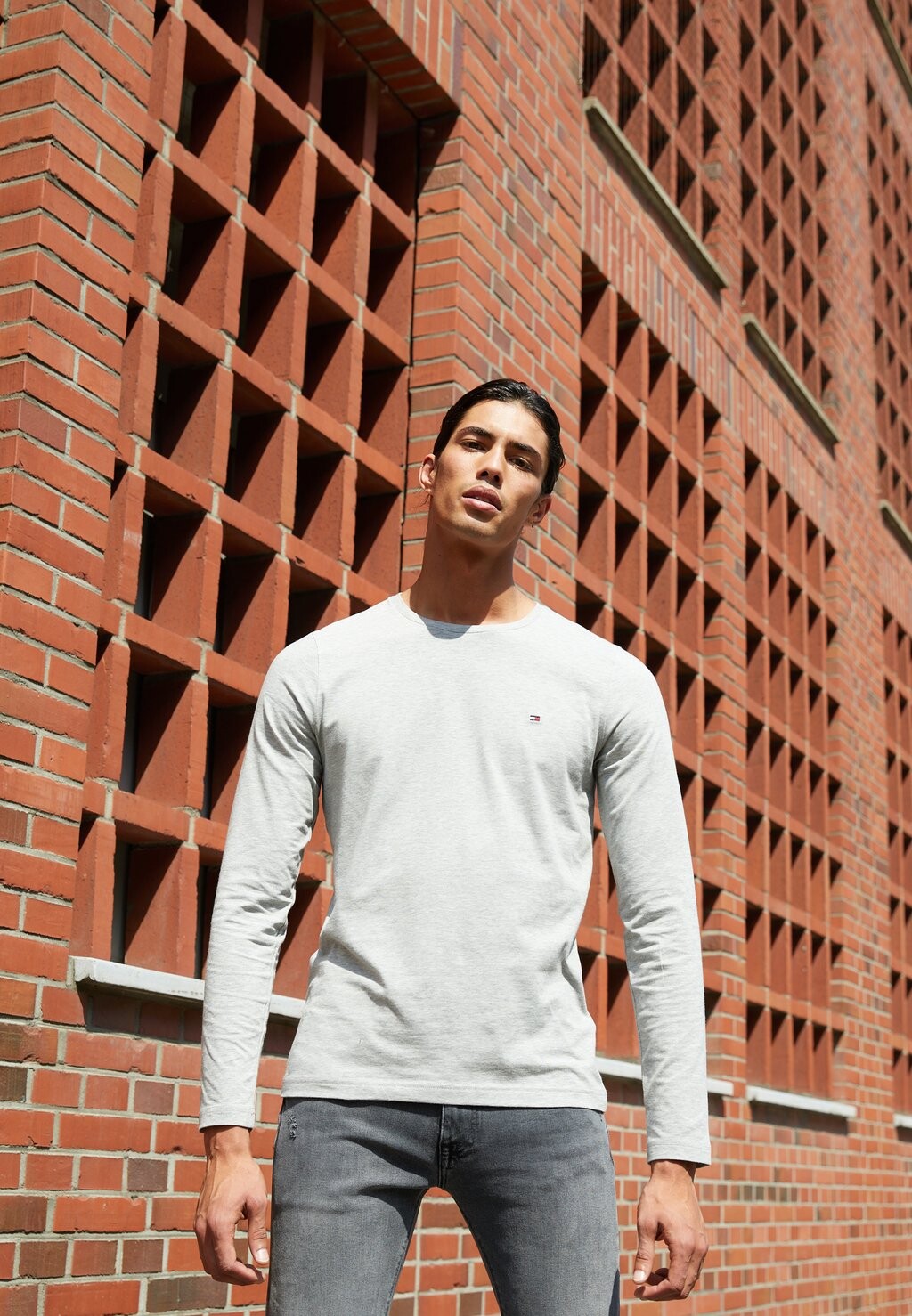 

Футболка с длинным рукавом Slim Fit Long Sleeve Tee Tommy Hilfiger, цвет light grey heather