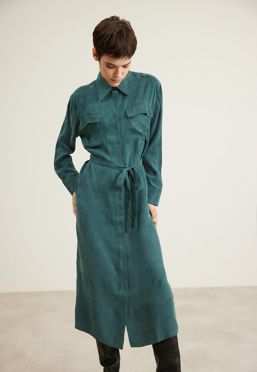 

Классическая рубашка GANT RELAXED UTILITY SHIRT DRESS, зеленый в клетку