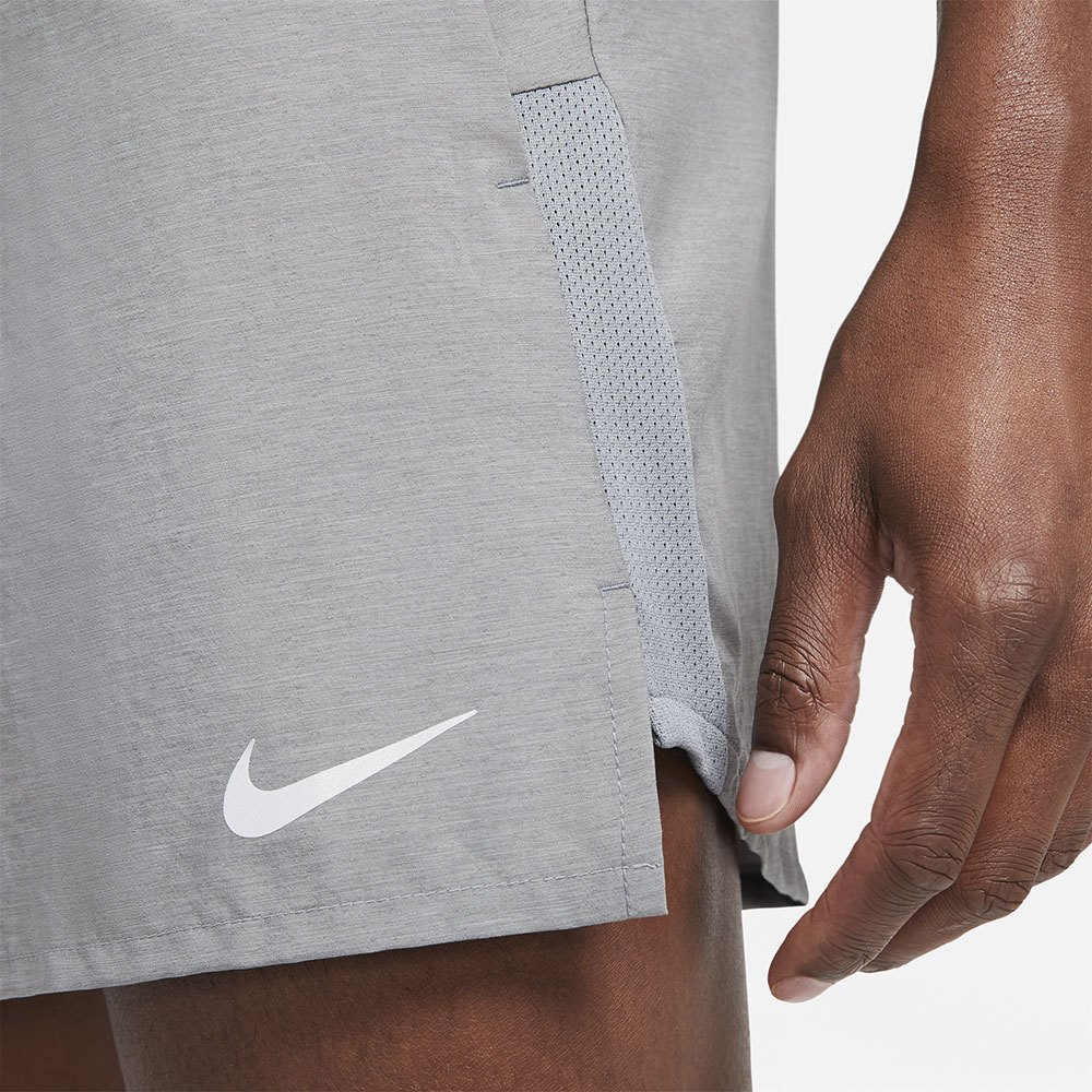 Nike Dri-Fit Challenger. Nike Dry Challenge II 894053-010. Nike Dri-Fit Challenger Knit Smoke Grey. Block Liner Runner.