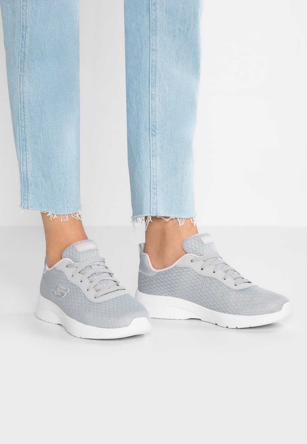 

Кроссовки Skechers Dynamight 2.0, светло-серая / розовая отделка